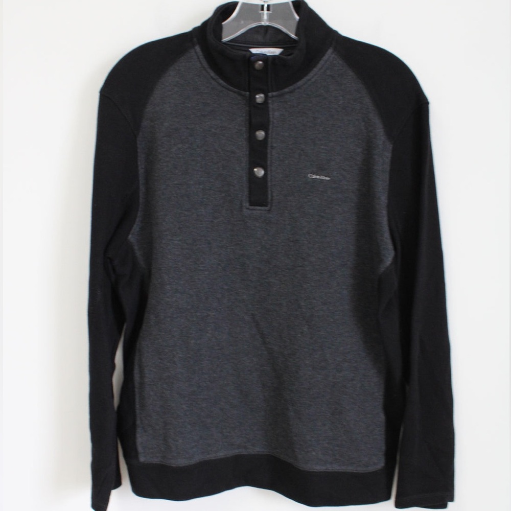 Calvin Klein Men’s knitted cotton sweater quarter button neck opening Black/Gray